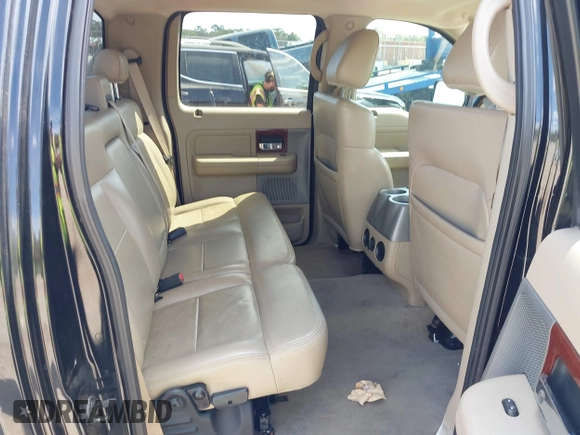 2006 Ford F-150 XLT with VIN 1FTPW14V86KC79591, listed as a IAAI auction lot 41917986 with 271,759 mi miles. Bid and sale history available at carsss.com. Image 8.