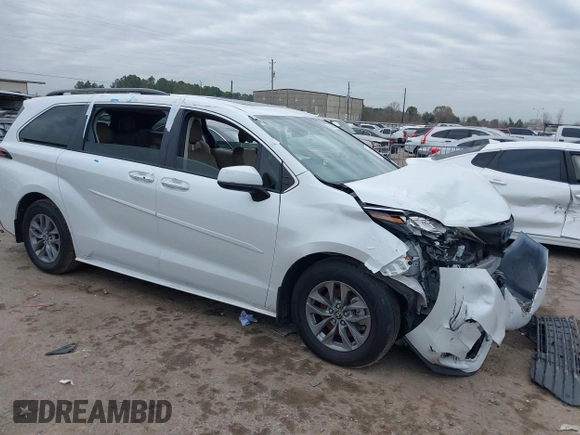 2022 Toyota Sienna XLE with VIN 5TDYRKEC5NS086739, listed as a IAAI auction lot 41277212 with 54,922 mi miles. Bid and sale history available at carsss.com. Image 1.