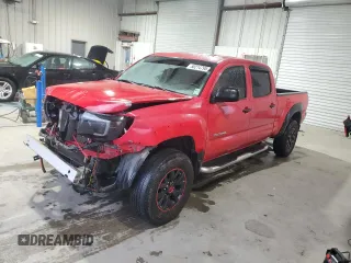 2005 Toyota Tacoma PreRunner z VIN 5TEKU72N95Z074510, wystawiony jako Copart lot #50214795 z przebiegiem 135 100 mil mil oraz Szkoda całkowita • Salvage title. Historia ofert i sprzedaży dostępna na DreamBid. Obrazek 1.