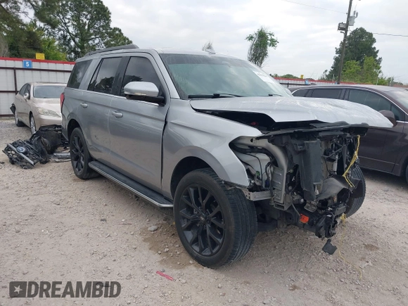 2022 Ford Expedition XLT with VIN 1FMJU1HT0NEA14953, listed as a IAAI auction lot 42053845 with 44,670 mi miles. Bid and sale history available at carsss.com. Image 1.