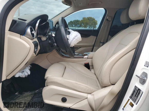2019 Mercedes-Benz GLC with VIN WDC0G4JB4KV132617, listed as a Copart auction lot 54877595 with 114,619 mi miles and Clean Title. Bid and sale history available at carsss.com. Image 7.