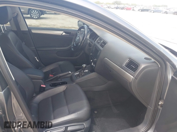 2017 Volkswagen Jetta SE with VIN 3VWDB7AJ1HM315584, listed as a IAAI auction lot 42481303 with 113,301 mi miles and . Bid and sale history available at DreamBid. Image 5.