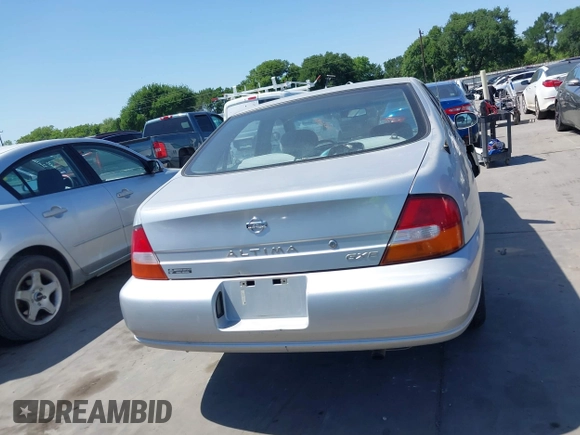 1998 Nissan Altima XE with VIN 1N4DL01D6WC244436, listed as a IAAI auction lot 42002866 with 173,633 mi miles and . Bid and sale history available at carsss.com. Image 16.