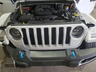 2023 Jeep Wrangler Sahara z VIN 1C4JJXP61PW696072, wystawiony jako Copart lot #57859545 z przebiegiem 42 136 mil mil oraz Czysty tytuł • Clean title. Historia ofert i sprzedaży dostępna na DreamBid. Obrazek 12.