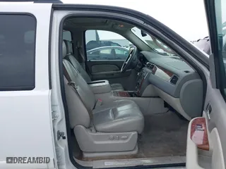 2008 Chevrolet Suburban LTZ with VIN 1GNFC16018R143195, listed as a IAAI auction lot 41577367 with 223,506 mi miles. Bid and sale history available at carsss.com. Image 5.
