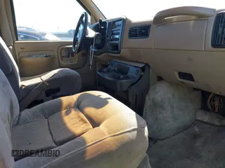 1999 GMC Savana Cargo Van YF7 with VIN 1GDFG15M6X1153246, listed as a IAAI auction lot 41820843 with 258,522 mi miles. Bid and sale history available at carsss.com. Image 5.