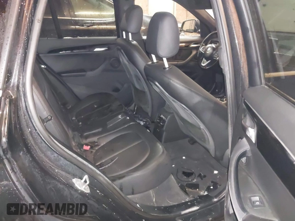 2020 BMW X1 xDrive28i z VIN WBXJG9C07L5P71792, wystawiony jako IAAI lot #41583132 z przebiegiem 150 095 mil mil oraz . Historia ofert i sprzedaży dostępna na DreamBid. Obrazek 8.