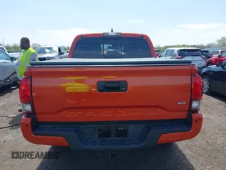 2018 Toyota Tacoma SR with VIN 3TMCZ5AN2JM131276, listed as a IAAI auction lot 42160819 with 46,044 mi miles and . Bid and sale history available at carsss.com. Image 16.