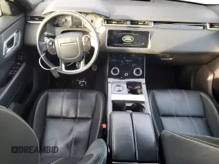 2020 Land Rover Range Rover Velar R-Dynamic S z VIN SALYK2FV2LA254327, wystawiony jako Copart lot #83226864 z przebiegiem 89 716 mil mil oraz Czysty tytuł • Clean title. Historia ofert i sprzedaży dostępna na DreamBid. Obrazek 8.