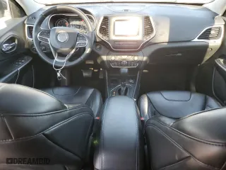 2019 Jeep Cherokee Latitude Plus with VIN 1C4PJLLX4KD242310, listed as a Copart auction lot 74618594 with 32,928 mi miles and Salvage Title. Bid and sale history available at carsss.com. Image 8.