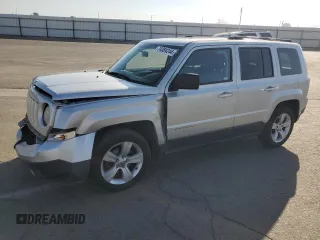 2013 Jeep Patriot Limited z VIN 1C4NJPCB7DD196932, wystawiony jako Copart lot #74384244 z przebiegiem 137 612 mil mil oraz Szkoda całkowita • Salvage title. Historia ofert i sprzedaży dostępna na DreamBid. Obrazek 1.