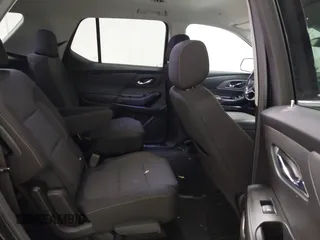 2021 Chevrolet Traverse LT Cloth with VIN 1GNEVGKW8MJ125076, listed as a IAAI auction lot 41600703 with 39,605 mi miles. Bid and sale history available at carsss.com. Image 8.