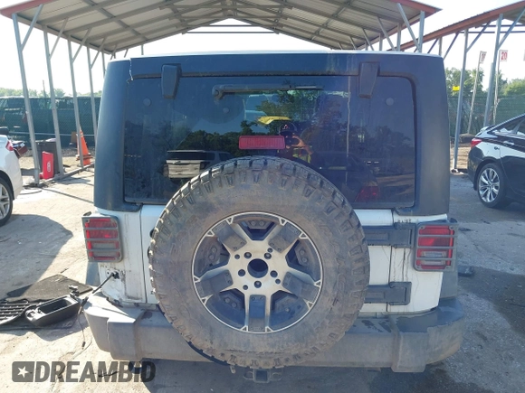 2016 Jeep Wrangler Unlimited Sport z VIN 1C4BJWDG5GL257423, wystawiony jako IAAI lot #42530026 z przebiegiem 157 072 mil mil oraz . Historia ofert i sprzedaży dostępna na DreamBid. Obrazek 16.