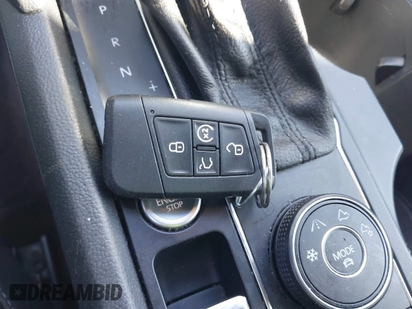 2019 Volkswagen Atlas SE with VIN 1V2UR2CA9KC527512, listed as a IAAI auction lot 41882212 with 102,765 mi miles and . Bid and sale history available at DreamBid. Image 11.