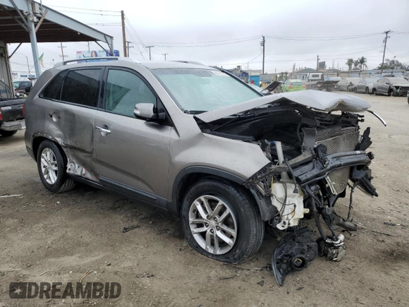 2014 Kia Sorento LX with VIN 5XYKT4A73EG426012, listed as a Copart auction lot 86743754 with 68,157 mi miles and Salvage Title. Bid and sale history available at carsss.com. Image 4.