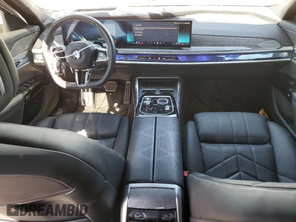 2023 BMW 7 Series 760i xDrive с VIN WBA33EJ06PCM56607, выставлен на аукционе Copart как лот 47292025 с пробегом 24 064 миль миль и Списание • Salvage title. История ставок и продаж доступна на DreamBid. Изображение 8.