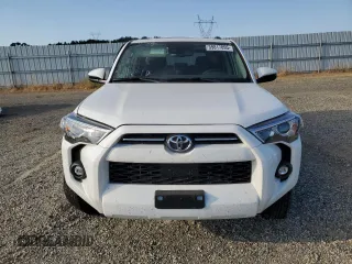 2024 Toyota 4Runner SR5 z VIN JTEMU5JR5R6292041, wystawiony jako Copart lot #59817895 z przebiegiem 9 451 mil mil oraz Szkoda całkowita • Salvage title. Historia ofert i sprzedaży dostępna na DreamBid. Obrazek 5.