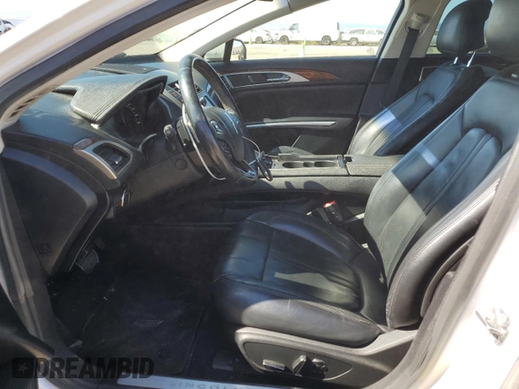 2016 Lincoln MKZ z VIN 3LN6L2G90GR600752, wystawiony jako Copart lot #56599625 z przebiegiem 73 275 mil mil oraz Szkoda całkowita • Salvage title. Historia ofert i sprzedaży dostępna na DreamBid. Obrazek 7.