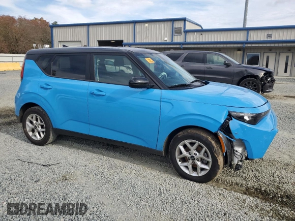 2024 Kia Soul S with VIN KNDJ23AU7R7229720, listed as a Copart auction lot 82536444 with 13,677 mi miles and Salvage Title. Bid and sale history available at DreamBid. Image 4.
