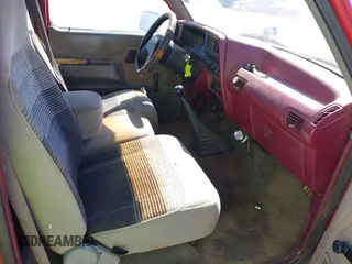 1992 Ford Ranger with VIN 1FTCR10A5NTA19327, listed as a IAAI auction lot 41745523 with 35,011 mi miles. Bid and sale history available at carsss.com. Image 5.