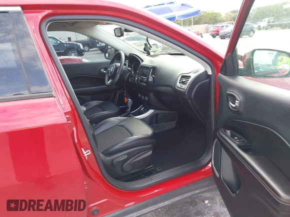 2018 Jeep Compass Latitude with VIN 3C4NJCBB1JT469511, listed as a IAAI auction lot 41609600 with 44,985 mi miles and . Bid and sale history available at carsss.com. Image 5.