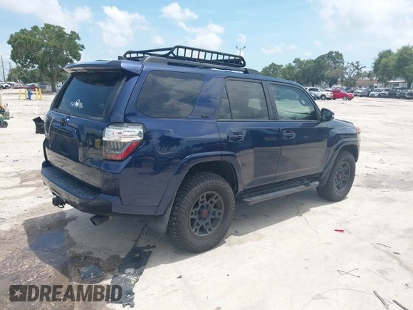 2020 Toyota 4Runner SR5 with VIN JTEBU5JR1L5826933, listed as a IAAI auction lot 42665995 with 53,963 mi miles and . Bid and sale history available at DreamBid. Image 4.