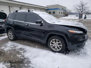 2018 Jeep Cherokee Latitude Plus with VIN 1C4PJLLB4JD503969, listed as a Copart auction lot 87588395 with 92,579 mi miles and Salvage Title. Bid and sale history available at carsss.com. Image 4.