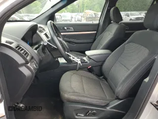 2018 Ford Explorer XLT z VIN 1FM5K7D81JGC69458, wystawiony jako Copart lot #54015705 z przebiegiem 169 783 mil mil oraz Szkoda całkowita • Salvage title. Historia ofert i sprzedaży dostępna na DreamBid. Obrazek 7.