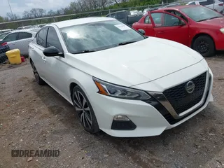 2020 Nissan Altima SR with VIN 1N4BL4CV7LN314031, listed as a IAAI auction lot 41933838 with 110,352 mi miles and . Bid and sale history available at carsss.com. Image 1.
