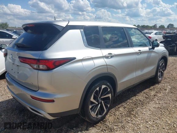 2022 Mitsubishi Outlander SE z VIN JA4J3UA82NZ021498, wystawiony jako IAAI lot #42015884 z przebiegiem 73 420 mil mil oraz . Historia ofert i sprzedaży dostępna na DreamBid. Obrazek 4.