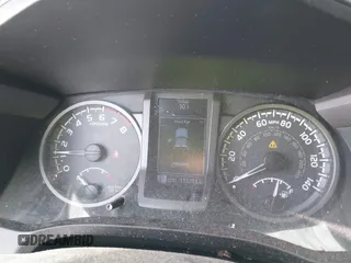 2019 Toyota Tacoma SR z VIN 5TFCZ5AN9KX178090, wystawiony jako IAAI lot #41155337 z przebiegiem 115 265 mil mil oraz . Historia ofert i sprzedaży dostępna na DreamBid. Obrazek 7.
