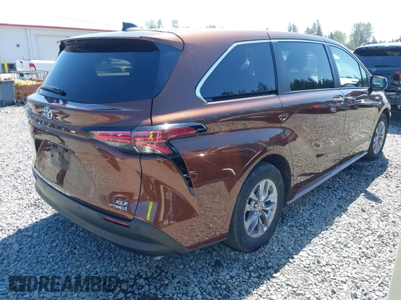 2021 Toyota Sienna XLE with VIN 5TDYSKFC9MS002567, listed as a IAAI auction lot 42162619 with 47,793 mi miles and . Bid and sale history available at DreamBid. Image 4.