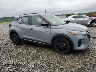 2023 Nissan Kicks SR z VIN 3N1CP5DV1PL536970, wystawiony jako Copart lot #51525175 z przebiegiem 14 655 mil mil oraz Szkoda całkowita • Salvage title. Historia ofert i sprzedaży dostępna na DreamBid. Obrazek 4.