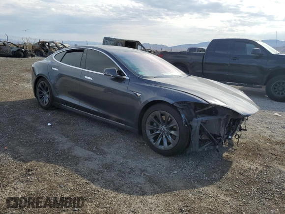 2018 Tesla Model S 75D with VIN 5YJSA1E27JF240011, listed as a Copart auction lot 62922164 with 92,147 mi miles and Salvage title. Bid and sale history available at DreamBid. Image 4.
