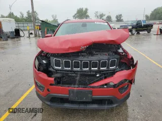 2019 Jeep Compass Latitude with VIN 3C4NJCBB0KT613695, listed as a Copart auction lot 61493135 with 103,602 mi miles and Salvage title. Bid and sale history available at DreamBid. Image 5.