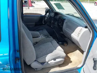 1996 Ford Ranger XL with VIN 1FTCR14U6TPA54923, listed as a IAAI auction lot 41621450 with 186,616 mi miles. Bid and sale history available at carsss.com. Image 5.