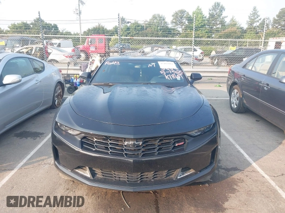 2020 Chevrolet Camaro 1LT z VIN 1G1FB1RS6L0103886, wystawiony jako IAAI lot #42402884 z przebiegiem 61 304 mil mil oraz . Historia ofert i sprzedaży dostępna na DreamBid. Obrazek 12.