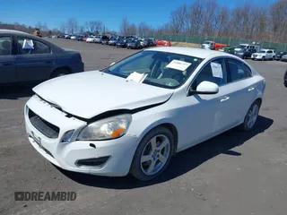 2013 Volvo S60 T5 with VIN YV1612FHXD2192600, listed as a IAAI auction lot 41886757 with 144,249 mi miles. Bid and sale history available at carsss.com. Image 2.