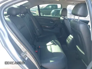 2011 BMW 3 Series 335i xDrive с VIN WBAPL5C54BA916829, выставлен на аукционе IAAI как лот 41760447 с пробегом 133 057 миль миль и . История ставок и продаж доступна на DreamBid. Изображение 8.