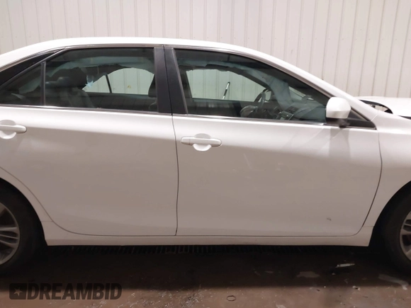 2015 Toyota Camry XLE with VIN 4T1BF1FK0FU102269, listed as a IAAI auction lot 41379555 with 160,056 mi miles. Bid and sale history available at carsss.com. Image 14.
