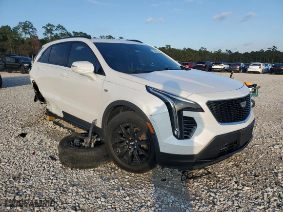 2022 Cadillac XT4 FWD Sport with VIN 1GYFZER48NF169913, listed as a Copart auction lot 84457034 with 36,406 mi miles and Clean Title. Bid and sale history available at carsss.com. Image 4.