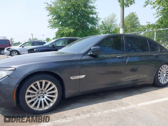 2010 BMW 7 Series 750Li with VIN WBAKB8C50ACY64262, listed as a IAAI auction lot 42433667 with 121,008 mi miles and . Bid and sale history available at DreamBid. Image 16.
