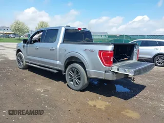 2022 Ford F-150 XL z VIN 1FTEW1EP9NFA65479, wystawiony jako IAAI lot #42165173 z przebiegiem 36 579 mil mil oraz . Historia ofert i sprzedaży dostępna na DreamBid. Obrazek 3.