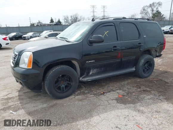 2013 GMC Yukon SLT with VIN 1GKS2CE01DR135135, listed as a IAAI auction lot 41828474 with 180,347 mi miles. Bid and sale history available at carsss.com. Image 2.