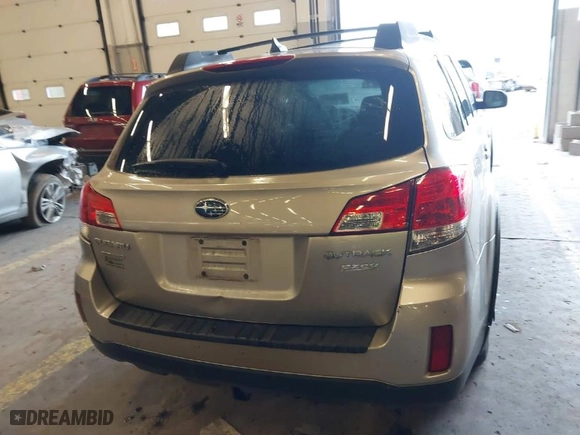 2014 Subaru Outback 2.5i Premium with VIN 4S4BRBCC6E3323986, listed as a IAAI auction lot 41622049 with 130,662 mi miles. Bid and sale history available at carsss.com. Image 16.