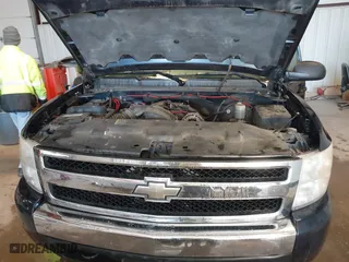 2008 Chevrolet Silverado 1500 LT w/1LT with VIN 2GCEC19C481222752, listed as a IAAI auction lot 41278747 with 211,484 mi miles. Bid and sale history available at carsss.com. Image 10.
