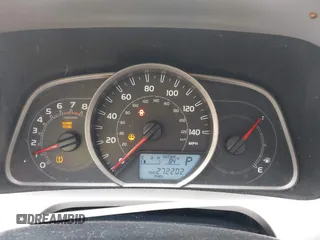 2013 Toyota RAV4 XLE z VIN 2T3RFREV8DW105935, wystawiony jako IAAI lot #42435221 z przebiegiem 272 202 mil mil oraz . Historia ofert i sprzedaży dostępna na DreamBid. Obrazek 7.