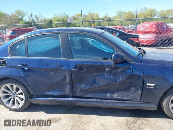 2011 BMW 3 Series 328i xDrive with VIN WBAPK5G5XBNN79573, listed as a IAAI auction lot 42130812 with 88,206 mi miles. Bid and sale history available at carsss.com. Image 13.