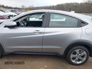 2021 Honda HR-V LX with VIN 3CZRU5H37MM703180, listed as a IAAI auction lot 41737591 with 34,190 mi miles. Bid and sale history available at carsss.com. Image 14.