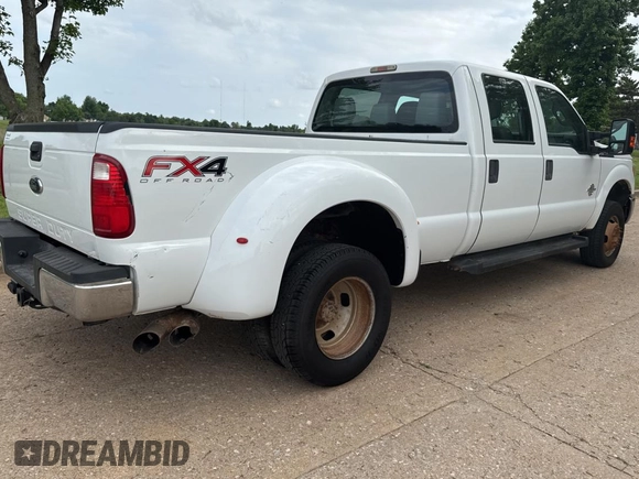 2015 Ford F-350 Lariat with VIN 1FT8W3DT5FEA69253, listed as a Copart auction lot 58442895 with 317,670 mi miles and Clean title. Bid and sale history available at DreamBid. Image 4.
